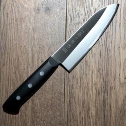 Couteau japonais Tojiro Dp Éco Santoku 17 cm